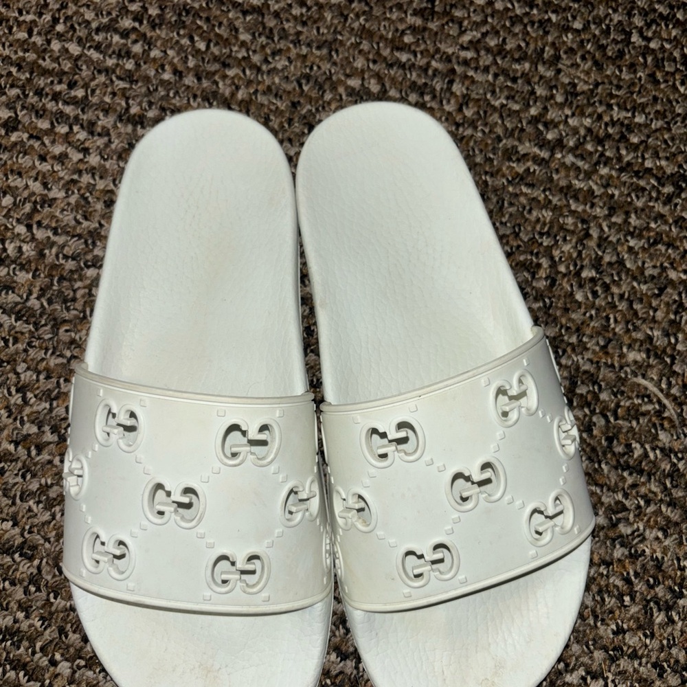 Gucci White Sandals with Cartoon Pattern